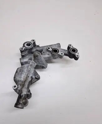 Toyota Verso Oil filter mounting bracket