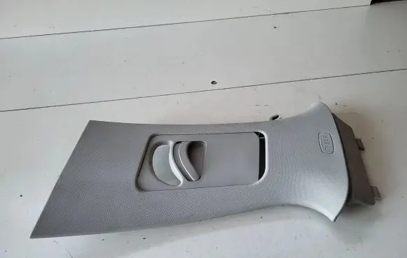 Skoda Octavia Mk3 (5E) Seat belt trim 5E0868315