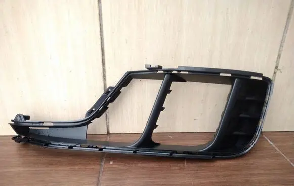 Audi TT TTS RS Mk3 8S Front bumper lower grill 8S0807681