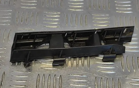 Volkswagen PASSAT B6 Front bumper mounting bracket 3C0807183