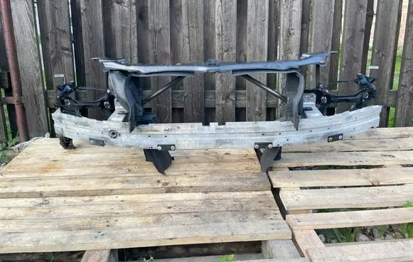 BMW 5 E60 E61 Radiator support slam panel