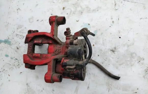 Rear brake caliper
