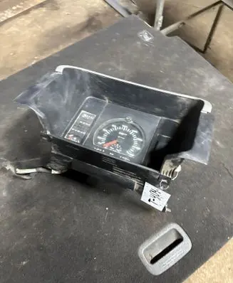 Volkswagen Transporter - Caravelle T4 Speedometer (instrument cluster) 81117581