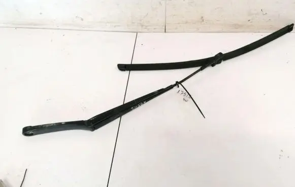 Skoda Octavia Mk2 (1Z) Front wiper blade arm 1Z1955409 1Z1955409BC