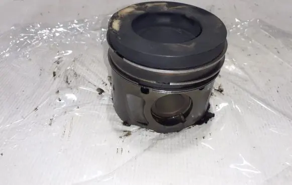 Ford Kuga II Piston with connecting rod 1886348