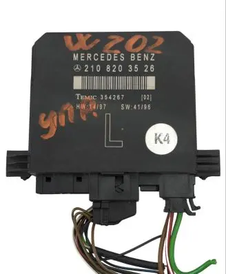 Mercedes-Benz C W202 Door control unit/module 2108203526