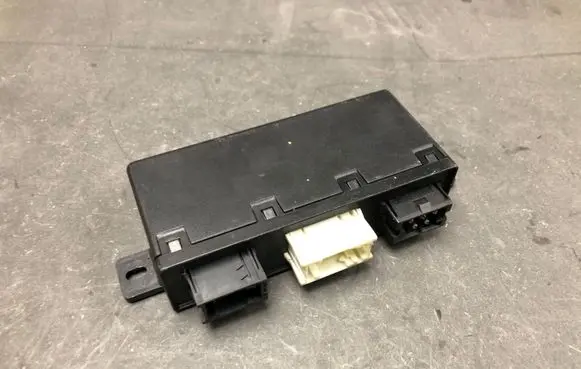BMW 5 E39 Comfort/convenience module 613569042559
