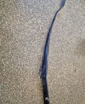 Chrysler 200 Front wiper blade arm