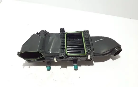 Mercedes-Benz E W214 Air filter box A6540902501