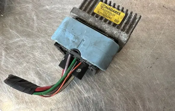 Renault Scenic III - Grand scenic III Glow plug pre-heat relay 8200859243