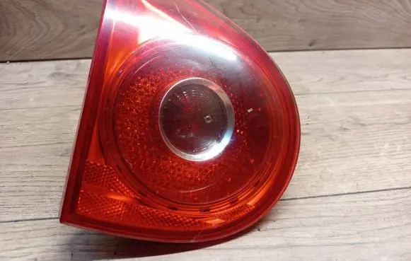 Volkswagen Golf V Tailgate rear/tail lights 1K6945093E