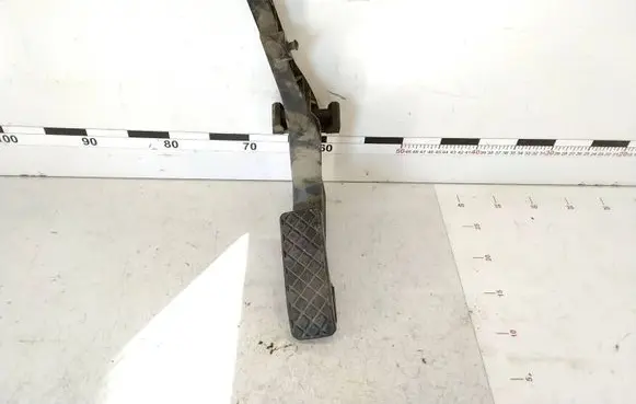 Volkswagen PASSAT B5 Accelerator throttle pedal 8D1721506