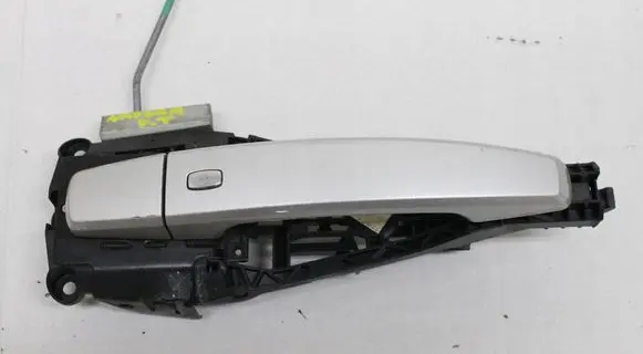 Chevrolet Captiva Loading door exterior handle/bracket 