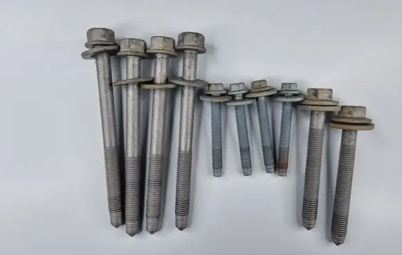 Jeep Grand Cherokee WL Nuts/bolts 