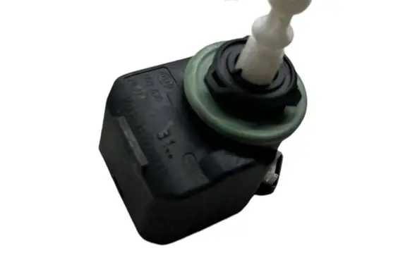 Volkswagen Golf V Headlight level adjustment motor 008830