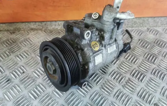Volkswagen Golf VI Air conditioning (A/C) compressor (pump) 5N0820803F