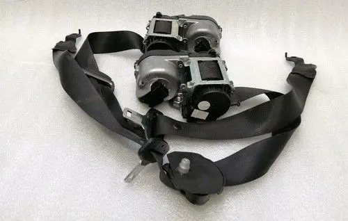 Mercedes-Benz R W251 Front seatbelt buckle A2518603185