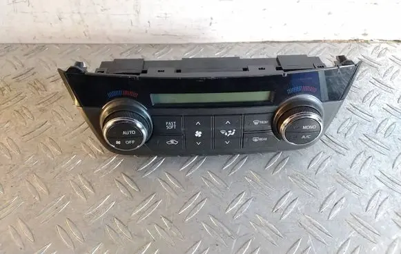 Toyota RAV 4 (XA40) Climate control unit 75F546