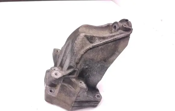 Mercedes-Benz Vito Viano W639 Engine mounting bracket A6512231504