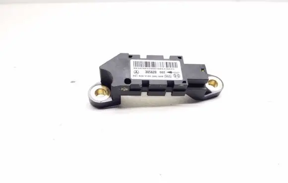 Mercedes-Benz CLS C219 Airbag deployment crash/impact sensor A0018209126