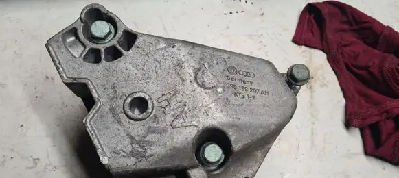 Volkswagen Golf IV Engine mounting bracket 038199207AH