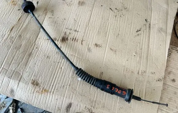 Volkswagen Golf III Clutch cable 