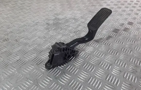 Toyota Prius (XW20) Accelerator throttle pedal 7812047050 1988003200 05H16