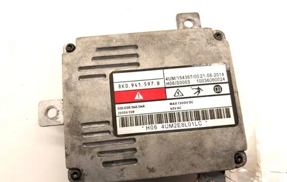 Volkswagen PASSAT B7 Voltage converter/converter module 8K0941597B