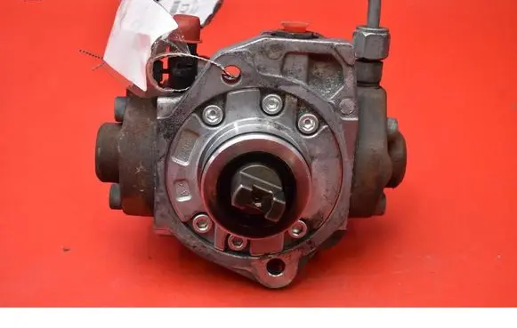 Toyota Avensis Verso Fuel injection high pressure pump 22100-0R040