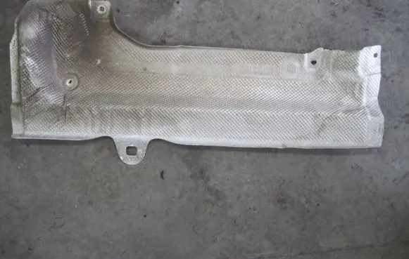 Mercedes-Benz E A207 Exhaust heat shield A2046820371