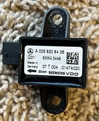 Mercedes-Benz S W221 Airbag deployment crash/impact sensor A0038208426