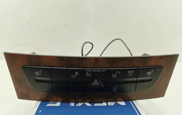 Mercedes-Benz CLS C219 Seat heating switch A2196800614Q2
