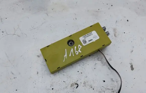 Land Rover Discovery 3 - LR3 Aerial antenna amplifier XUC000262A