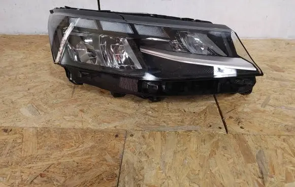 Volkswagen Transporter - Caravelle T7 Headlight/headlamp 7t1941036