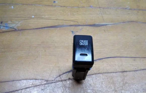 Isuzu Rodeo Cruise control switch M16334