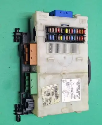 Ford Mondeo MK IV Fuse module 7G9T14A073DC 28110779 LAQF01125TP