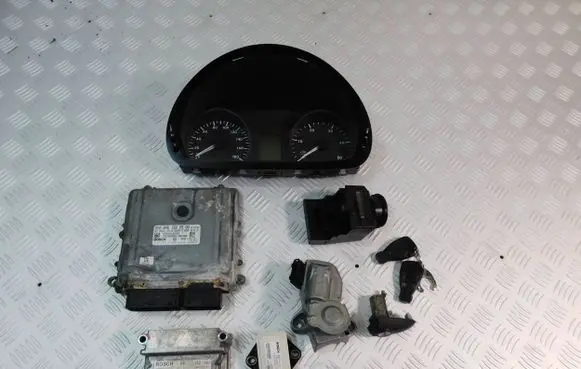 Mercedes-Benz Sprinter W906 Engine ECU kit and lock set A6461500900 1039S28913 0281015913