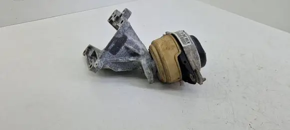 Mercedes-Benz ML W166 Engine mount bracket A1662404817 A2762233904
