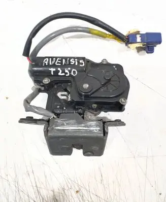 Toyota Avensis T250 Loading door lock 