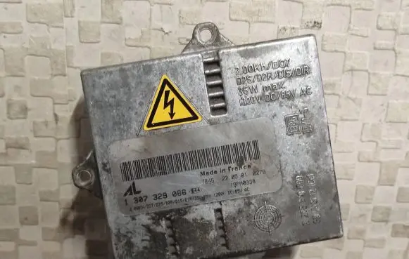 Audi A8 S8 D2 4D Headlight ballast module Xenon 1307329066