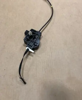 Fuel tank cap lock motor