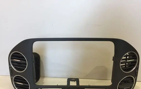 Radio/GPS head unit trim