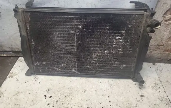 Audi A4 S4 B5 8D Coolant radiator 