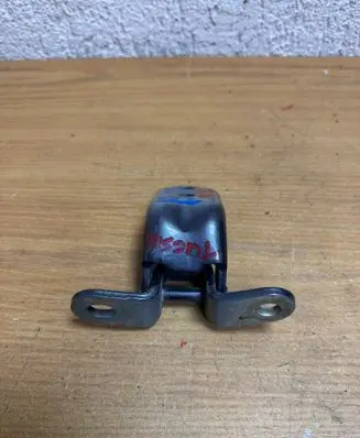 Hyundai Tucson TL Front door upper hinge 
