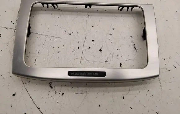 Radio/GPS head unit trim
