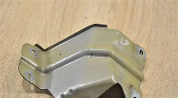 Chevrolet Captiva Fender mounting bracket