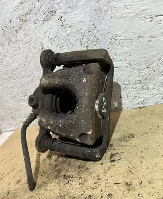 BMW 1 E81 E87 Front brake caliper