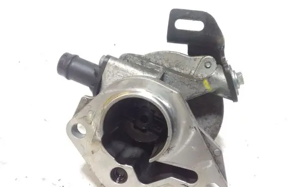 Nissan Qashqai+2 Vacuum pump 146505272R 705641000
