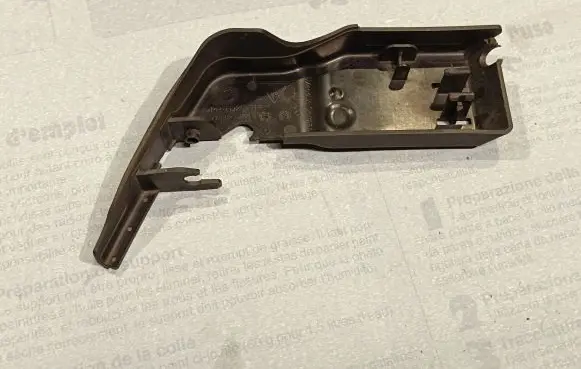 Porsche Cayenne (9Y0 9Y3) Other trunk/boot trim element 9Y0823188B