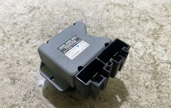 Toyota Prius (XW20) Coolant fan relay 8716547020 4993000200